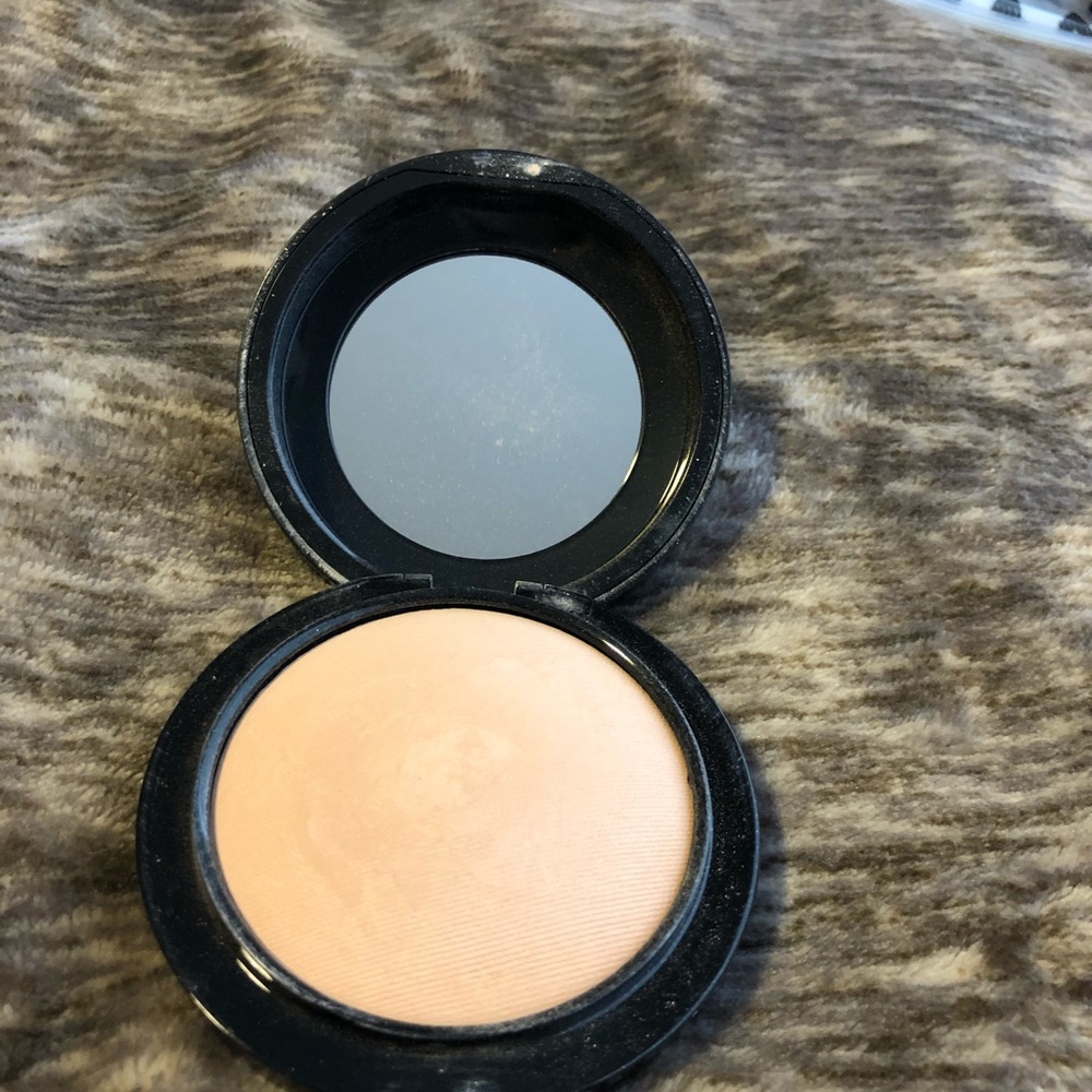 MAC Finishing Powder